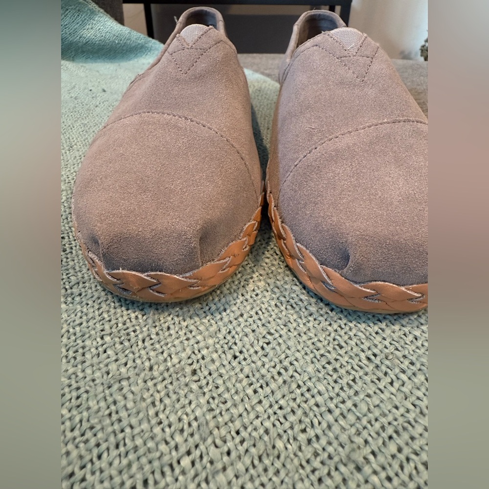 NWOT TOMS - Picture 6 of 8